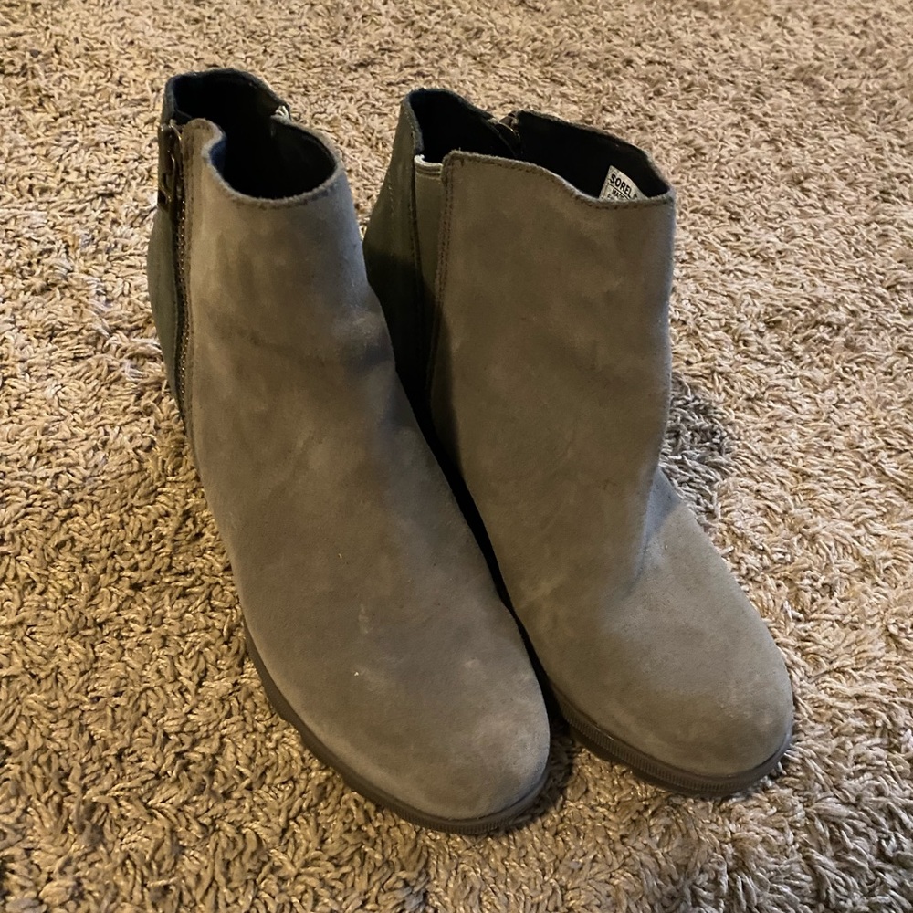 Sorel Joan of arctic II wedge bootie, 8.5, in olive